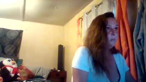 Snapshot of its_kimber chatting on 10.02.25 its kimber online show from 10.02.25