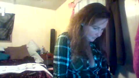 Snapshot of its_kimber chatting on 10.24.25 its kimber online show from 10.24.25