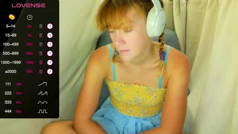 Snapshot of its_lily chatting on 09.15.25 Lily online show from 09.15.25