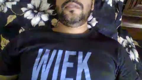 Snapshot of its_me_2323 chatting on 05.21.26 its_me_2323 online show from 05.21.26