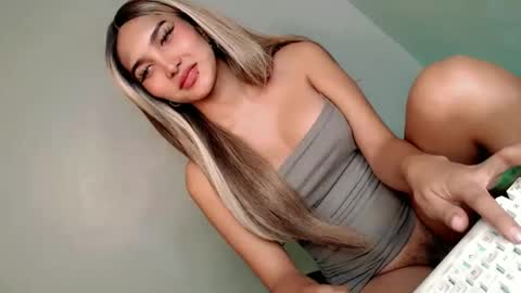 Bella online show from 01.25.25