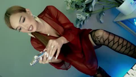 Snapshot of its_me_hedone chatting on 02.01.25 Pixie online show from 02.01.25