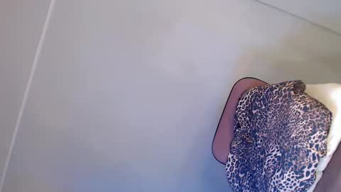 KellyPuth online show from 02.09.25