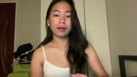 Snapshot of itscandygurl chatting on 11.04.25 Candy online show from 11.04.25