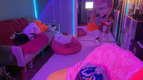 Snapshot of itskurokiss chatting on 11.02.25 KuroKiss online show from 11.02.25