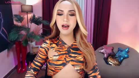 Sofia online show from 10.24.25