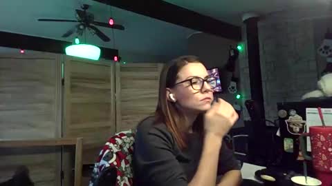 Snapshot of itsmesophie_x chatting on 11.18.25 ItsMeSophie X online show from 11.18.25