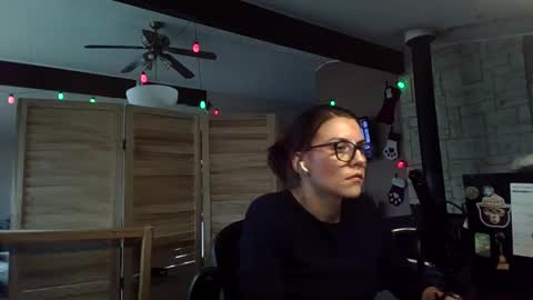Snapshot of itsmesophie_x chatting on 11.19.25 ItsMeSophie X online show from 11.19.25