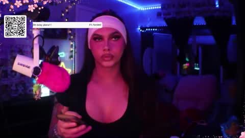 Nicki Foxx online show from 11.06.25