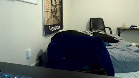 Snapshot of itstarzan chatting on 09.30.25 TARZAN online show from 09.30.25