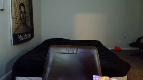 Snapshot of itstarzan chatting on 11.19.25 TARZAN online show from 11.19.25