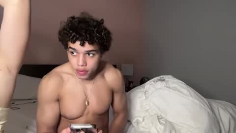 Snapshot of itstarzan chatting on 12.16.25 TARZAN online show from 12.16.25