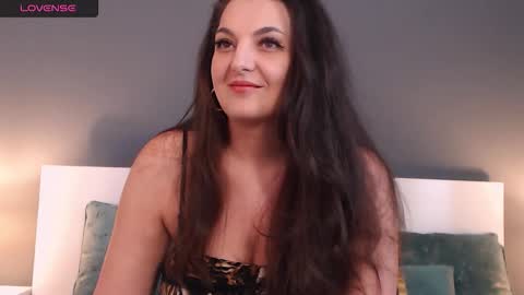 Snapshot of itsyourlady chatting on 12.03.25 Melissa Khaan online show from 12.03.25