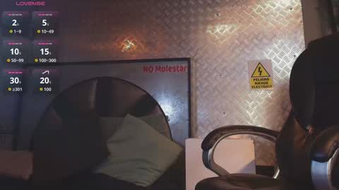 Snapshot of itszairen chatting on 02.11.26 itszairen online show from 02.11.26