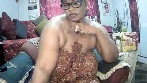 Snapshot of itumeleng74 chatting on 10.21.25 itumeleng74 online show from 10.21.25