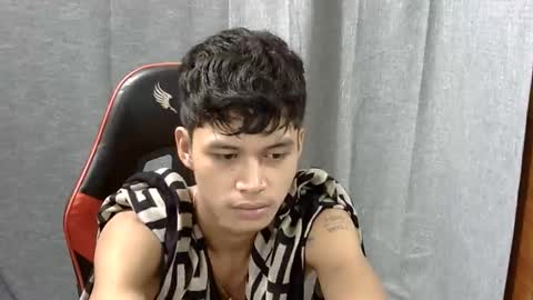 itzme_john online show from 04.10.26