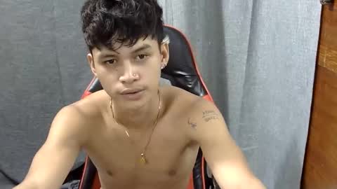 itzme_john online show from 04.11.26