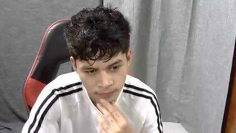 itzme_john online show from 04.12.26