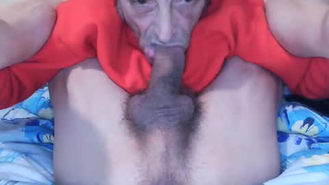 Snapshot of iuuuf2 chatting on 02.14.25 Iuuuf2 or Samel online show from 02.14.25