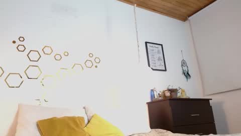 Snapshot of ivana_rose chatting on 09.22.25 Adris online show from 09.22.25