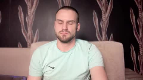 Snapshot of iveran_love1 chatting on 10.21.25 iveran online show from 10.21.25