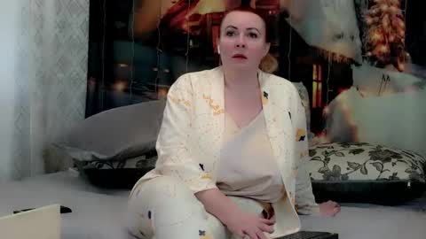 Snapshot of ivettasplash chatting on 01.04.25 IrennaSplash online show from 01.04.25