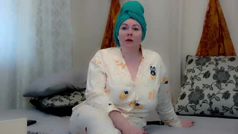 Snapshot of ivettasplash chatting on 01.15.25 IrennaSplash online show from 01.15.25