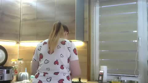 Snapshot of ivettasplash chatting on 02.14.25 IrennaSplash online show from 02.14.25