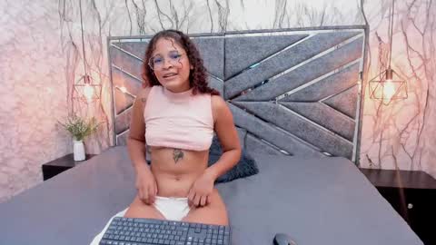 Ivis  online show from 02.16.25