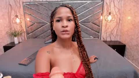 Ivis  online show from 02.24.25