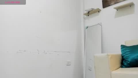 Ivon online show from 11.25.25