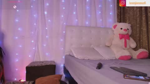 Snapshot of ivonjoness chatting on 01.13.26 Ivon Miss Jones online show from 01.13.26