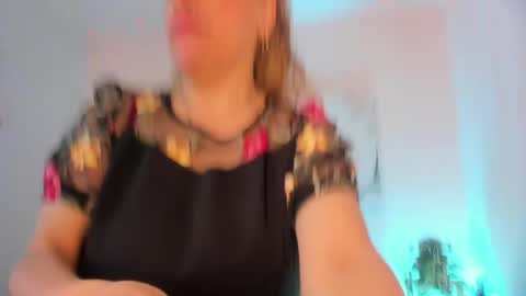 Snapshot of ivonne_4 chatting on 04.30.26 Ivonne online show from 04.30.26
