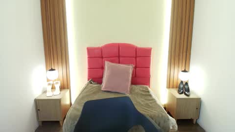 I V O N N E R O S S online show from 02.27.26