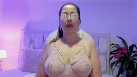 Snapshot of ivonny_04 chatting on 10.09.25 N A T H A L Y online show from 10.09.25
