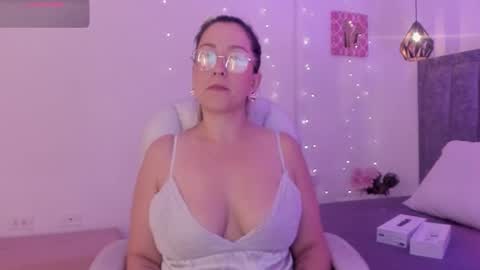 Snapshot of ivonny_04 chatting on 01.13.26 N A T H A L Y online show from 01.13.26