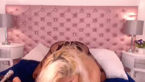 IvonnyBon online show from 01.08.26