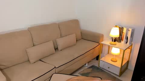 Snapshot of ivorycollins chatting on 12.12.24 kirstenelsie online show from 12.12.24