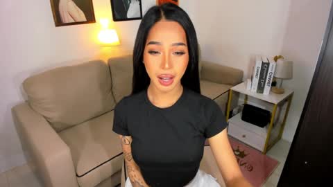 Snapshot of ivorycollins chatting on 01.11.25 kirstenelsie online show from 01.11.25