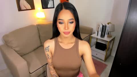 Snapshot of ivorycollins chatting on 01.12.25 kirstenelsie online show from 01.12.25