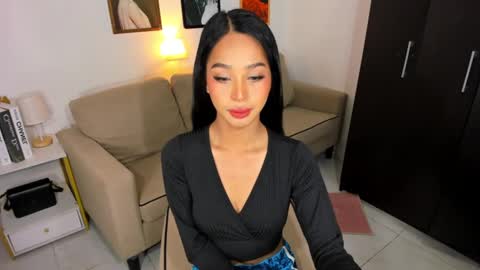 Snapshot of ivorycollins chatting on 01.16.25 kirstenelsie online show from 01.16.25