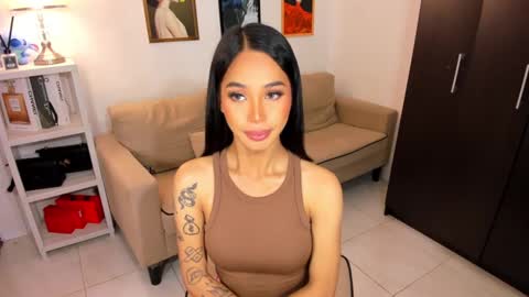 Snapshot of ivorycollins chatting on 02.04.25 kirstenelsie online show from 02.04.25