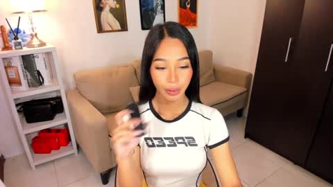 Snapshot of ivorycollins chatting on 02.10.25 kirstenelsie online show from 02.10.25