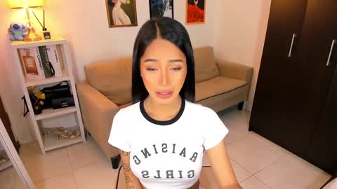 Snapshot of ivorycollins chatting on 02.25.25 kirstenelsie online show from 02.25.25