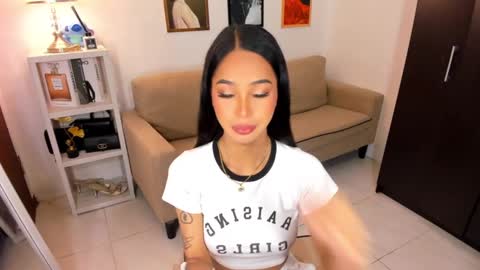 Snapshot of ivorycollins chatting on 03.03.25 kirstenelsie online show from 03.03.25