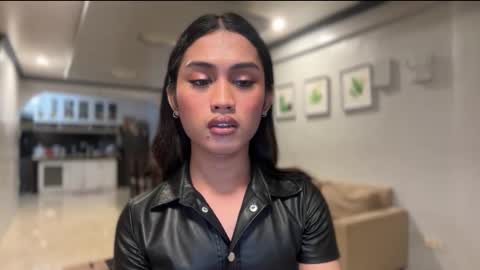 Snapshot of ivorycollins chatting on 10.08.25 kirstenelsie online show from 10.08.25