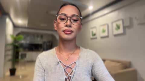 Snapshot of ivorycollins chatting on 10.28.25 kirstenelsie online show from 10.28.25