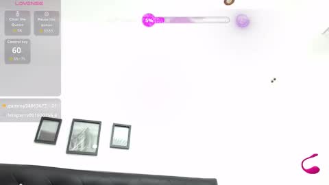 Snapshot of ivorynoir chatting on 10.22.25 ivorynoir online show from 10.22.25