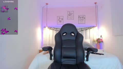 Snapshot of ivy___collins chatting on 01.09.25 maria online show from 01.09.25