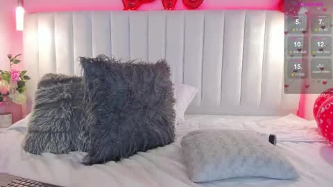 Snapshot of ivy___collins chatting on 02.16.25 maria online show from 02.16.25